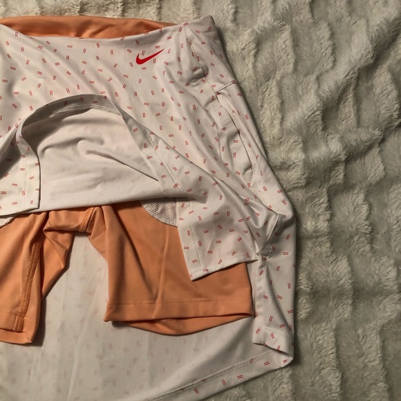 Nike Dri-Fit Skort peach and white - Picture 4 of 7